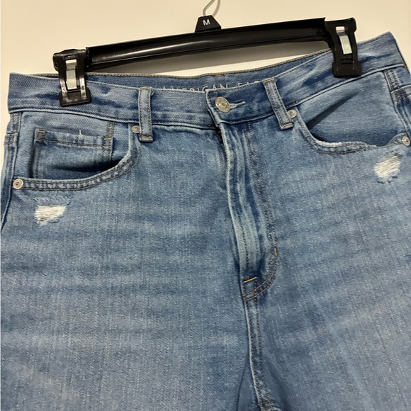 American Eagle Blue Distressed Mom Jean Women’s Size 6 Regular - Picture 6 of 11